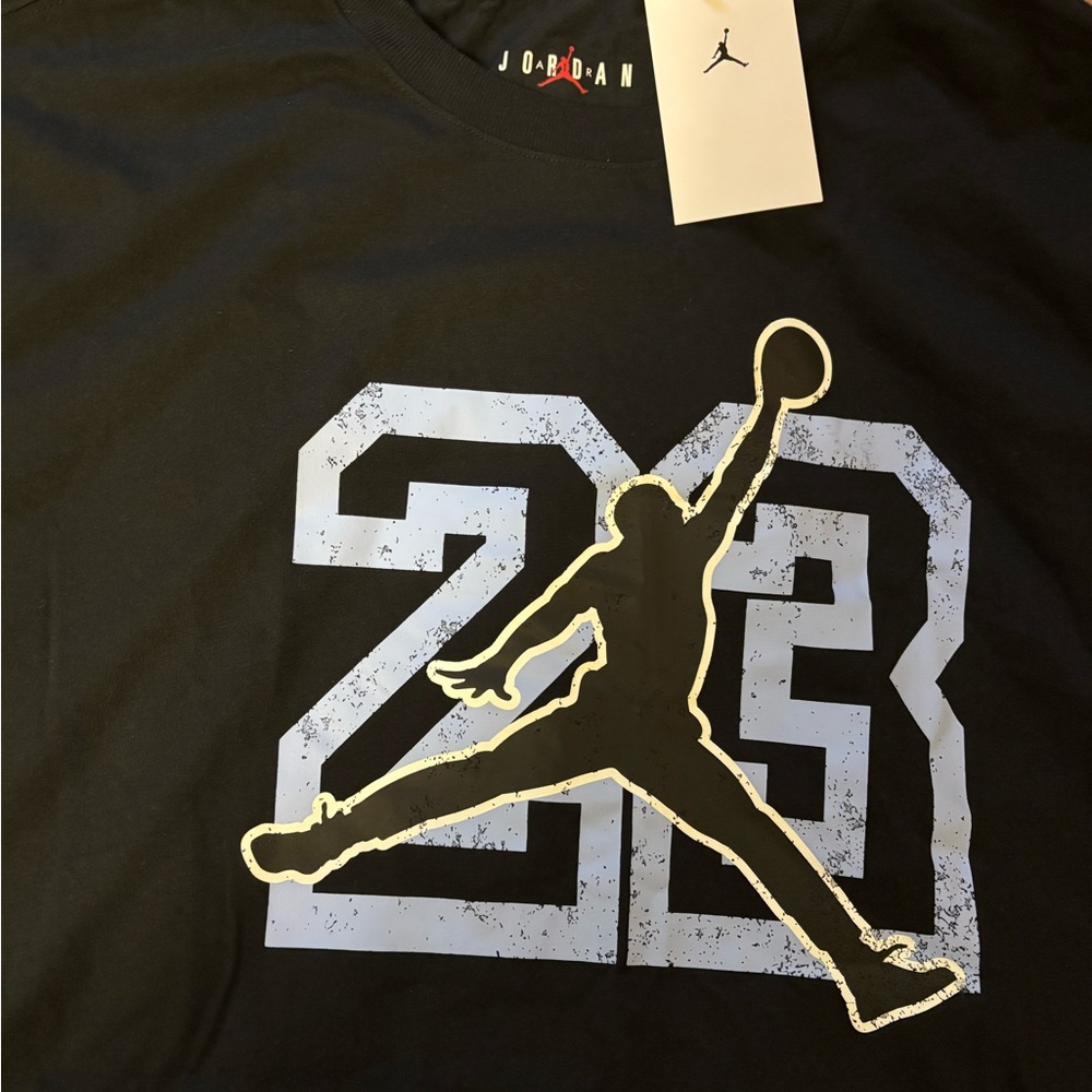 Jordan Men's Flight Essentials Tee-Black/Blue NWT - Picture 3 of 4